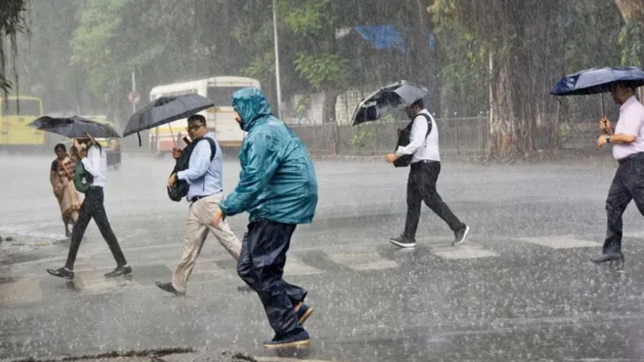 Karnataka Weather Today: ಚಳಿಯ ನಡುವೆ ಬೆಂಗಳೂರು ಸೇರಿದಂತೆ ರಾಜ್ಯದ ಈ ಭಾಗದಲ್ಲಿ ಮಳೆಯಾಗುವ ಸಾಧ್ಯತೆ Karnataka Weather Today: ಚಳಿಯ ನಡುವೆ ಬೆಂಗಳೂರು ಸೇರಿದಂತೆ ರಾಜ್ಯದ ಈ ಭಾಗದಲ್ಲಿ ಮಳೆಯಾಗುವ ಸಾಧ್ಯತೆ