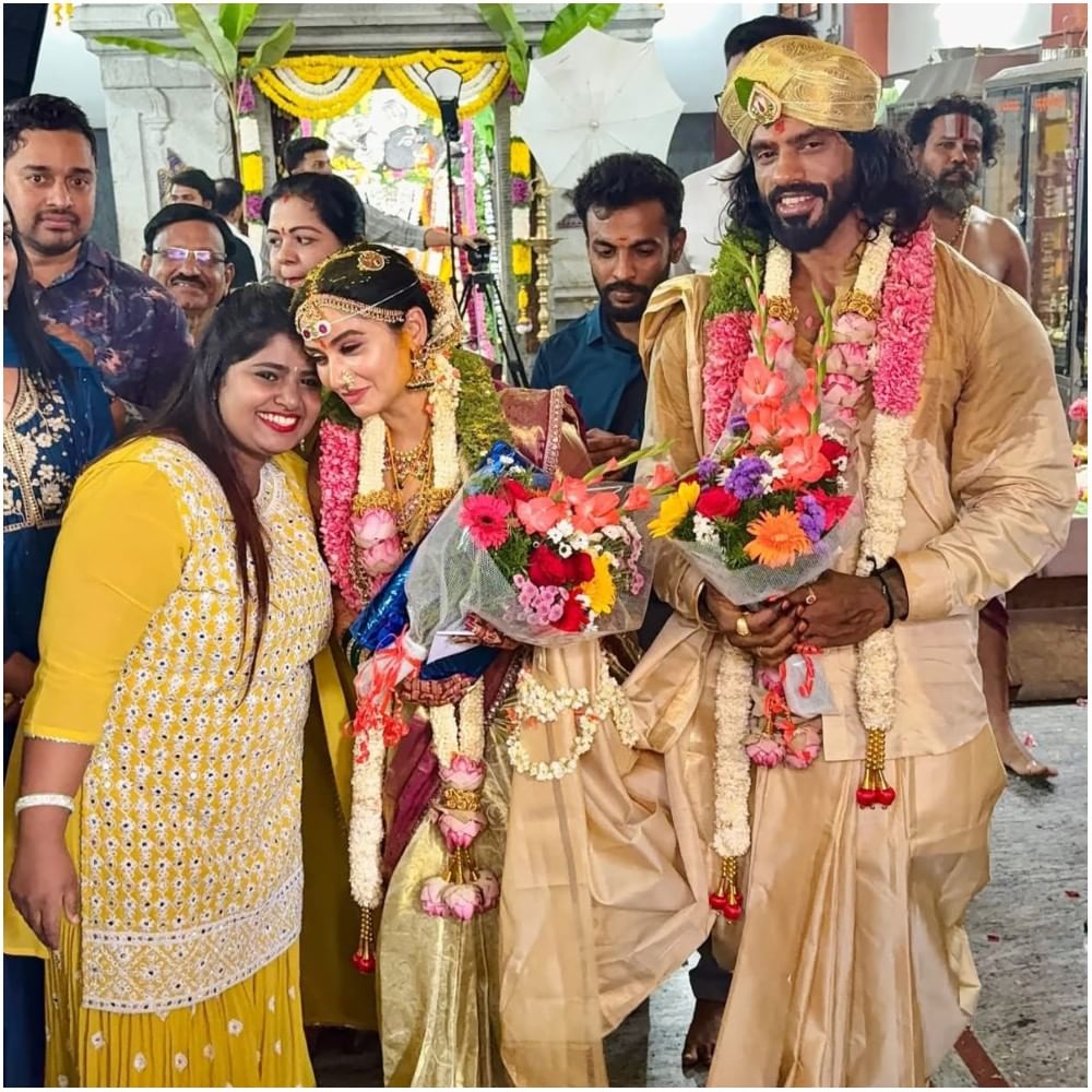 ಈ ಮೊದಲು ‘ನಿಮ್ಮಿಬ್ಬರ ಮಧ್ಯೆ ಪ್ರೀತಿ ಇದೆಯೇ’ ಎಂದು ಕೇಳಿದಾಗ ರಜಿನಿ ಅವರು ಅಡ್ಡಗೋಡೆಯ ಮೇಲೆ ದೀಪ ಇಟ್ಟಿದ್ದರು. ‘ನಾವಿಬ್ಬರೂ ಫ್ರೆಂಡ್ಸ್ ಅಷ್ಟೇ. ಗೆಳೆಯರನ್ನೇ ಮದುವೆ ಆದರೂ ಬೆಸ್ಟ್. ಅವರಿಗೆ ನಮ್ಮ ಕಷ್ಟ ಸುಖ ಗೊತ್ತಿರುತ್ತದೆ’ ಎಂದು ರಜಿನಿ ಹೇಳಿದ್ದರು.