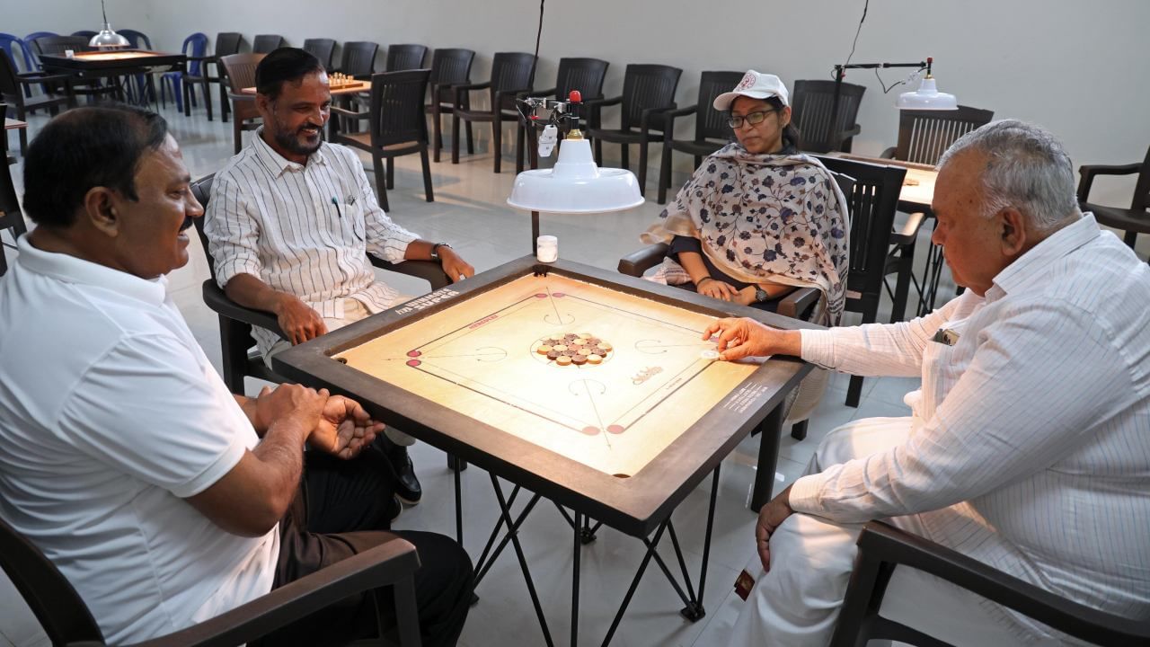 ಸದರಿ ಕಾರ್ಯಕ್ರಮದಲ್ಲಿ ನೌಕರರಿಗೆ ಮತ್ತು ಅಧಿಕಾರಿಗಳಿಗೆ   ಚೆಸ್, ಕೇರಂ, ಶೆಟಲ್, ಟೇಬಲ್ ಟೆನ್ನಿಸ್ , ಸಂಗೀತ ಸ್ಪರ್ಧೆಗಳು, ಸಂಗೀತ ಕುರ್ಚಿ, ಗುಂಡು ಎಸೆತ, ವೇಗ ನಡಿಗೆ, ಮಡಿಕೆ‌ ಹೊಡೆಯುವ ಆಟ‌‌ ಇತ್ಯಾದಿಗಳನ್ನು ಏರ್ಪಡಿಸಲಾಗಿತ್ತು. ಈ ಸಂದರ್ಭದಲ್ಲಿ ವ್ಯವಸ್ಥಾಪಕ ನಿರ್ದೇಶಕರಾದ ಶ್ರೀ ಅಕ್ರಂ ಪಾಷ ,  ಡಾ. ನಂದಿನಿ ದೇವಿ ಕೆ (IAS), ನಿರ್ದೇಶಕರು ಹಬಲ್ ಈಜಿಪ್ಟ್(ಸಿಬ್ಬಂದಿ & ಜಾಗೃತ) ನಿರ್ದೇಶಕರು‌ (ಮಾಹಿತಿ ತಂತ್ರಜ್ಞಾನ) ಹಾಗೂ ನಿಗಮದ ಅಧಿಕಾರಿ ಹಾಗೂ ಸಿಬ್ಬಂದಿಗಳು ಹಾಜರಿದ್ದರು.
