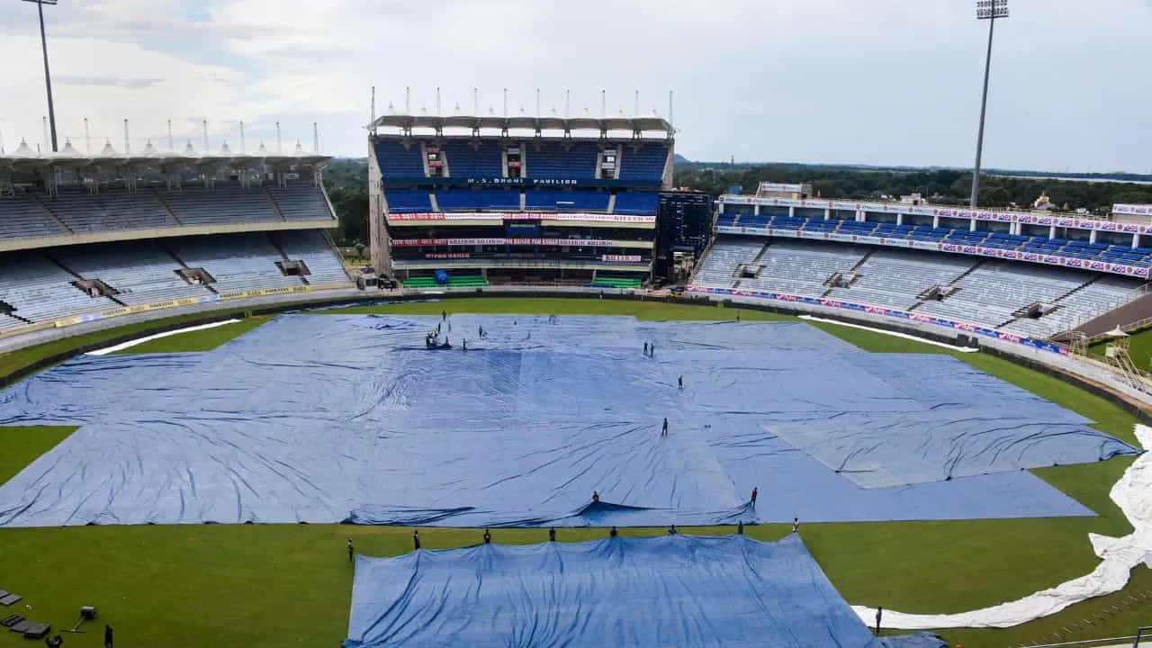 IND vs SA: ಮೊದಲ ಏಕದಿನ ಪಂದ್ಯಕ್ಕೆ ಮಳೆ ಅಡ್ಡಿ? ರಾಂಚಿ ಪಿಚ್ ಯಾರಿಗೆ ಸಹಕಾರಿ? IND vs SA: ಮೊದಲ ಏಕದಿನ ಪಂದ್ಯಕ್ಕೆ ಮಳೆ ಅಡ್ಡಿ? ರಾಂಚಿ ಪಿಚ್ ಯಾರಿಗೆ ಸಹಕಾರಿ?
