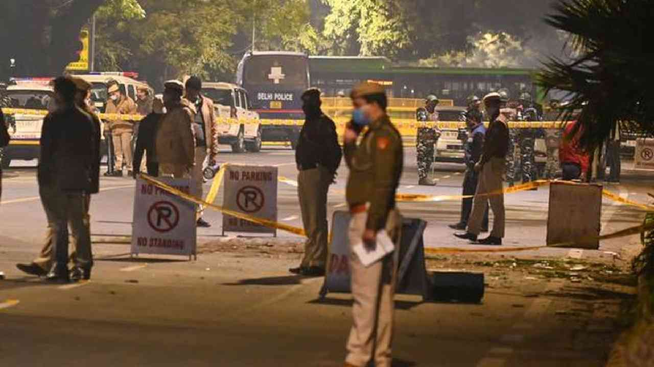 ದೆಹಲಿ ಸ್ಫೋಟ: ಸಾವಿನ ಸಂಖ್ಯೆ 10ಕ್ಕೆ ಏರಿಕೆ, ಓರ್ವ ಶಂಕಿತ ಪೊಲೀಸ್ ವಶಕ್ಕೆ