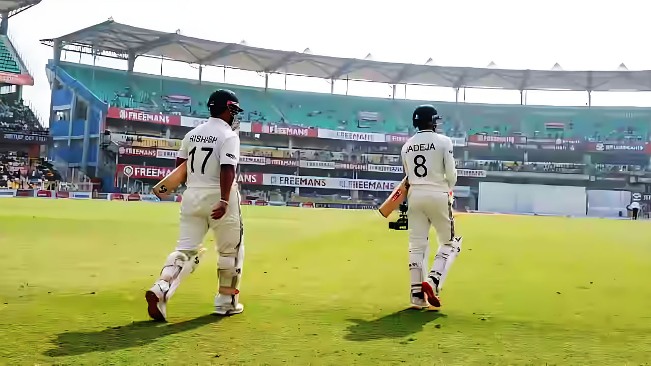 ಬ್ಯಾಟರ್ಗಳ ಪೆವಿಲಿಯನ್ ಪರೇಡ್: ಫಾಲೋಆನ್ ಭೀತಿಯಲ್ಲಿ ಟೀಮ್ ಇಂಡಿಯಾ ಬ್ಯಾಟರ್ಗಳ ಪೆವಿಲಿಯನ್ ಪರೇಡ್: ಫಾಲೋಆನ್ ಭೀತಿಯಲ್ಲಿ ಟೀಮ್ ಇಂಡಿಯಾ