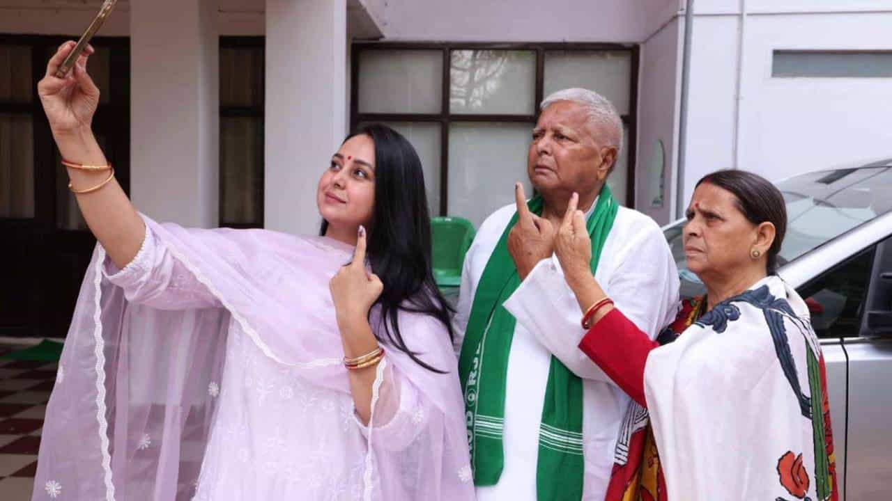 ತಂದೆಗೆ ಕಿಡ್ನಿ ಕೊಡೋ ಸಮಯ ಬಂದಾಗ ಮಗ ಓಡಿ ಹೋಗಿದ್ದ: ಲಾಲು ಪ್ರಸಾದ್ ಪುತ್ರಿ ರೋಹಿಣಿ ಆಚಾರ್ಯ ತಂದೆಗೆ ಕಿಡ್ನಿ ಕೊಡೋ ಸಮಯ ಬಂದಾಗ ಮಗ ಓಡಿ ಹೋಗಿದ್ದ: ಲಾಲು ಪ್ರಸಾದ್ ಪುತ್ರಿ ರೋಹಿಣಿ ಆಚಾರ್ಯ