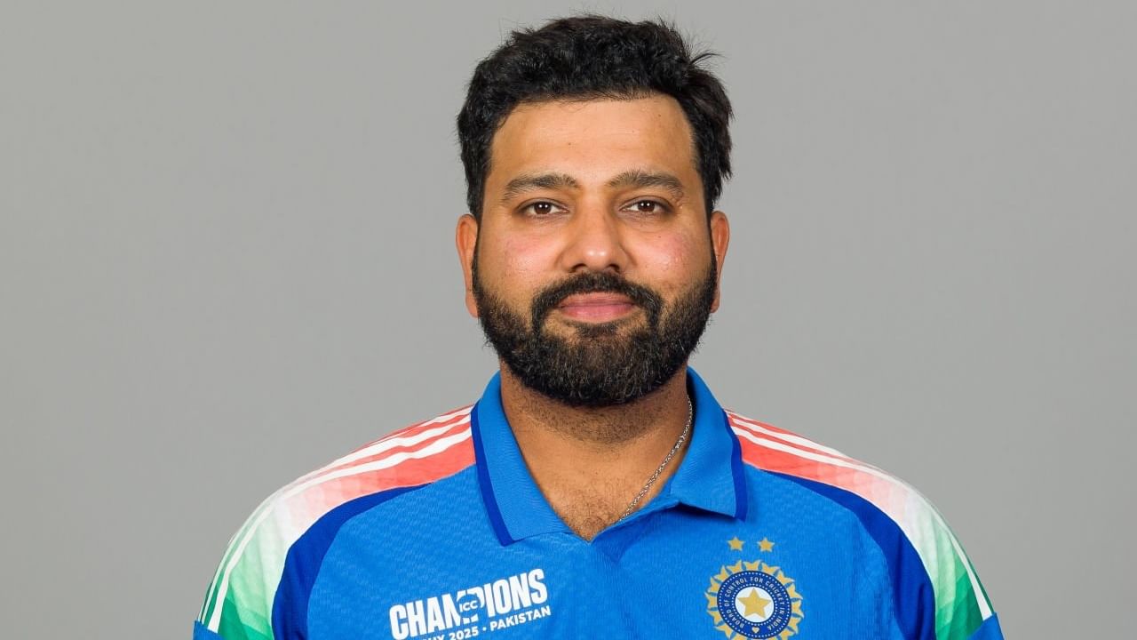 ರೋಹಿತ್ ಶರ್ಮಾ: ಭಾರತ ಏಕದಿನ ತಂಡದ ಯಶಸ್ವಿ ನಾಯಕ ಎನಿಸಿಕೊಂಡಿರುವ ರೋಹಿತ್ ಶರ್ಮಾ 56 ಏಕದಿನ ಪಂದ್ಯಗಳಲ್ಲಿ ಟೀಮ್ ಇಂಡಿಯಾವನ್ನು ಮುನ್ನಡೆಸಿದ್ದಾರೆ. ಈ ವೇಳೆ ಭಾರತ ತಂಡ 42 ಮ್ಯಾಚ್​​​ಗಳಲ್ಲಿ ಗೆಲುವು ದಾಖಲಿಸಿದೆ. ಹೀಗಾಗಿ ಸೌತ್ ಆಫ್ರಿಕಾ ಸರಣಿಯಲ್ಲಿ ಹಿಟ್​​ಮ್ಯಾನ್​​​ಗೆ ಕ್ಯಾಪ್ಟನ್ ಪಟ್ಟ ನೀಡಿದರೂ ಅಚ್ಚರಿಪಡಬೇಕಿಲ್ಲ.