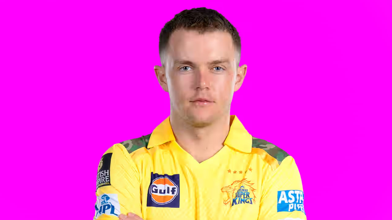 ಸ್ಯಾಮ್ ಕರನ್: ಚೆನ್ನೈ ಸೂಪರ್ ಕಿಂಗ್ಸ್ ಹಾಗೂ ರಾಜಸ್ಥಾನ್ ರಾಯಲ್ಸ್ ನಡುವೆ ನಡೆದ ಸ್ವಾಪ್ ಡೀಲ್​​​​ನೊಂದಿಗೆ ಸ್ಯಾಮ್ ಕರನ್ ಆರ್​ಆರ್​ ತಂಡದ ಪಾಲಾಗಿದ್ದಾರೆ. ಸಂಜು ಸ್ಯಾಮ್ಸನ್ ಅವರನ್ನು ತನ್ನ ತೆಕ್ಕೆಗೆ ತೆಗೆದುಕೊಳ್ಳಲು ಸಿಎಸ್​​ಕೆ ರವೀಂದ್ರ ಜಡೇಜಾ ಹಾಗೂ ಸ್ಯಾಮ್ ಕರನ್ ಅವರನ್ನು ರಾಜಸ್ಥಾನ್ ರಾಯಲ್ಸ್ ತಂಡಕ್ಕೆ ನೀಡಿದ್ದಾರೆ.