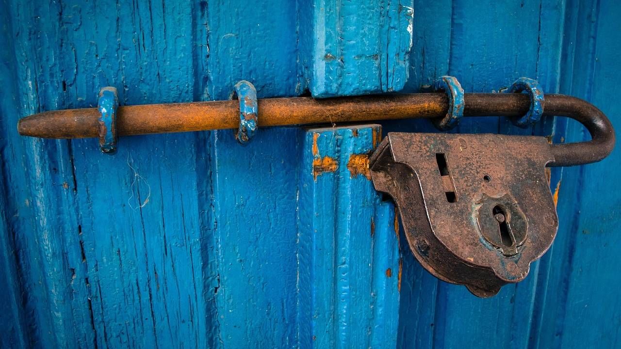 ತುಕ್ಕು ಹಿಡಿದ ವಸ್ತುಗಳನ್ನು ಸುಲಭವಾಗಿ ಸ್ವಚ್ಛಗೊಳಿಸಲು ಈ ಒಂದು ತರಕಾರಿಯ ಸಿಪ್ಪೆಯೇ ಸಾಕು ತುಕ್ಕು ಹಿಡಿದ ವಸ್ತುಗಳನ್ನು ಸುಲಭವಾಗಿ ಸ್ವಚ್ಛಗೊಳಿಸಲು ಈ ಒಂದು ತರಕಾರಿಯ ಸಿಪ್ಪೆಯೇ ಸಾಕು