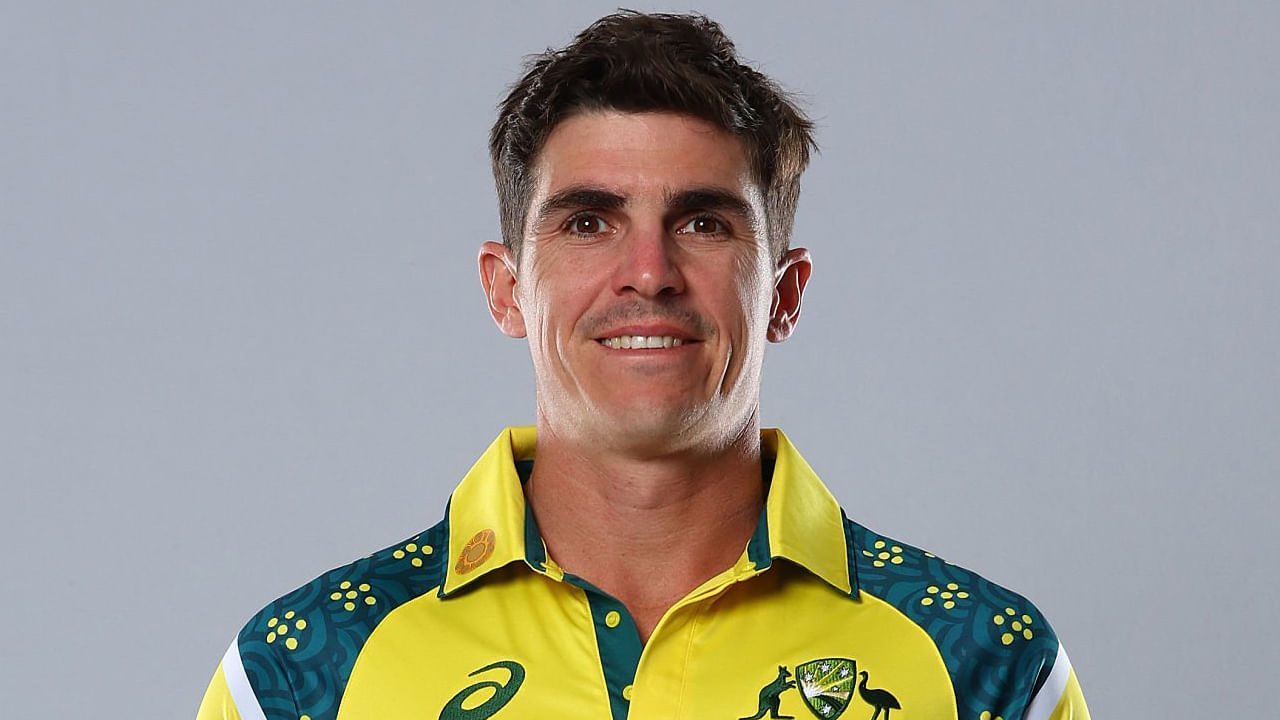 ಇನ್ನು ಶಾನ್ ಅಬಾಟ್ ಅವರನ್ನು ಸಹ ಆಸ್ಟ್ರೇಲಿಯಾ ಟಿ20 ತಂಡದಿಂದ ರಿಲೀಸ್ ಮಾಡಲಾಗಿದೆ. ಅಬಾಟ್ ಕೂಡ ಇಂಗ್ಲೆಂಡ್ ವಿರುದ್ಧದ ಆ್ಯಶಸ್ ಸರಣಿಯಲ್ಲಿ ಕಾಣಿಸಿಕೊಳ್ಳುವ ಸಾಧ್ಯತೆಯಿದೆ. ಏಕೆಂದರೆ ಆಸ್ಟ್ರೇಲಿಯಾ ತಂಡದ ನಾಯಕ ಪ್ಯಾಟ್ ಕಮಿನ್ಸ್ ಫಿಟ್​ನೆಸ್ ಸಮಸ್ಯೆಯಿಂದ ಬಳಲುತ್ತಿದ್ದು, ಹೀಗಾಗಿ ಅವರ ಬದಲಿಗೆ ಶಾನ್ ಅಬಾಟ್ ಆಯ್ಕೆಯಾಗಲಿದ್ದಾರೆ ಎಂದು ತಿಳಿದು ಬಂದಿದೆ. ಇದೇ ಕಾರಣದಿಂದ ಅಬಾಟ್ ಅವರಿಗೂ ಸಹ ಟೆಸ್ಟ್​ಗಾಗಿ ಸಿದ್ಧತೆಗಳನ್ನು ಆರಂಭಿಸುವಂತೆ ಸೂಚಿಸಲಾಗಿದೆ.