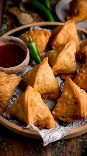 ಹೊರಗಡೆ ಸಮೋಸ ತಿನ್ನುವ ಮುನ್ನ ಈ ವಿಡಿಯೋ ನೋಡಿ