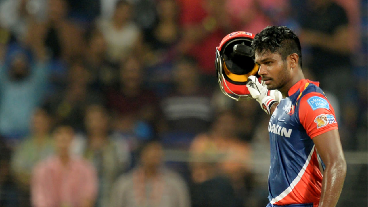 ವಾಸ್ತವವಾಗಿ ಕಳೆದ ಆವೃತ್ತಿ ಮುಗಿದ ಬಳಿಕ ಸಂಜು ಸ್ಯಾಮ್ಸನ್ ರಾಜಸ್ಥಾನ್ ರಾಯಲ್ಸ್ ತಂಡವನ್ನು ತೊರೆಯುವ ವದಂತಿಗಳು ಹರಡುತ್ತಿದ್ದು, ಈ ಬಗ್ಗೆ ಸಂಜು ಕೂಡ ಸಂದರ್ಶನವೊಂದರಲ್ಲಿ ಸುಳಿವು ನೀಡಿದ್ದಾರೆ. ಸಂಜು ಚೆನ್ನೈ ಸೂಪರ್ ಕಿಂಗ್ಸ್ ಅಥವಾ ಕೋಲ್ಕತ್ತಾ ನೈಟ್ ರೈಡರ್ಸ್‌ ತಂಡವನ್ನು ಸೇರಬಹುದು ಎನ್ನಲಾಗುತ್ತಿದ್ದು. ಆದರೆ ಸಂಜು ಡೆಲ್ಲಿ ತಂಡವನ್ನು ಸೇರಬಹುದು ಎಂದು ಟೈಮ್ಸ್ ಆಫ್ ಇಂಡಿಯಾದ ವರದಿ ಮಾಡಿದೆ.