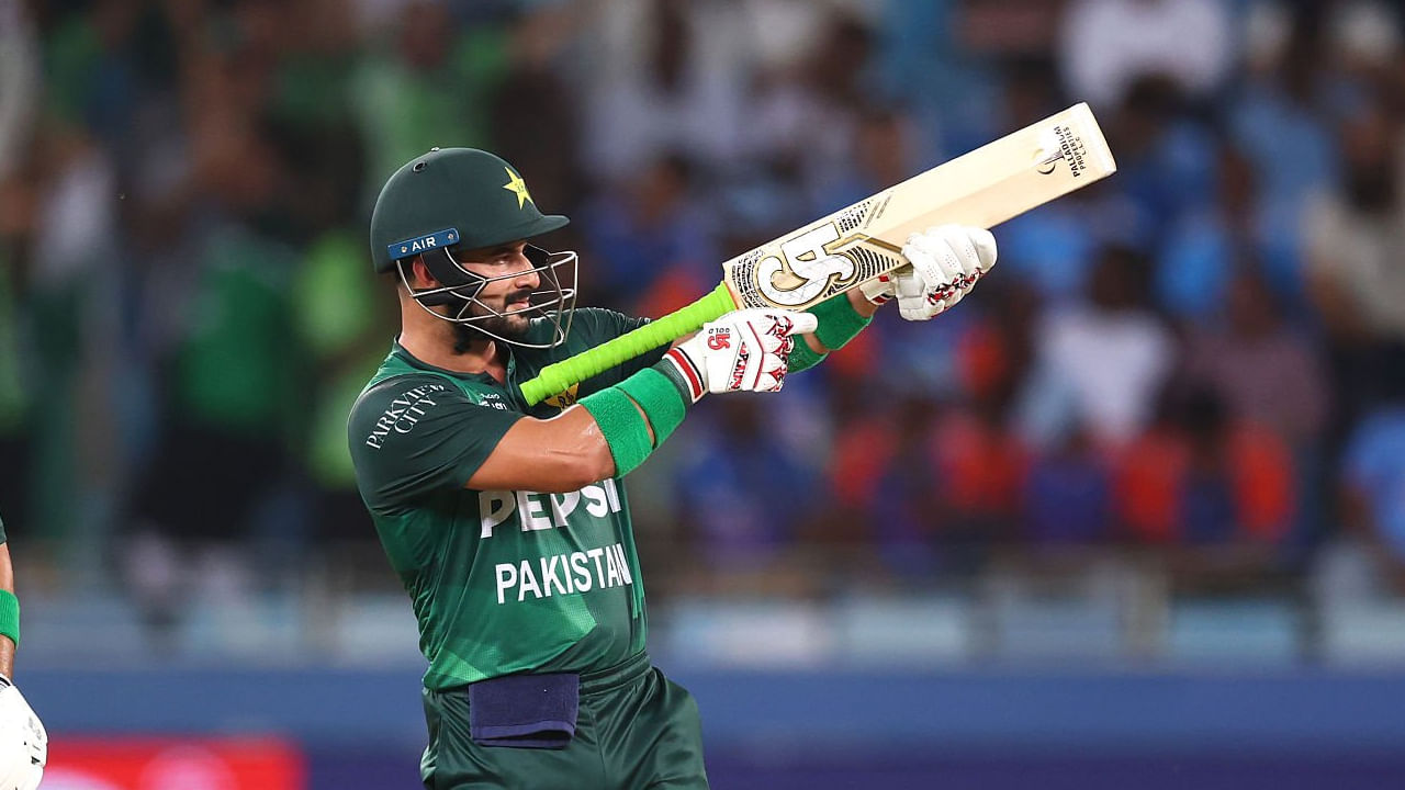 ಇದೀಗ ಈ ದಾಖಲೆಯನ್ನು ಸಾಹಿಬ್​ಝಾದ ಫರ್ಹಾನ್ ಅಳಿಸಿ ಹಾಕಿದ್ದಾರೆ. ಈ ವರ್ಷ 43 ಟಿ20 ಇನಿಂಗ್ಸ್ ಆಡಿರುವ ಸಾಹಿಬ್​ಝಾದ ಬರೋಬ್ಬರಿ 104 ಸಿಕ್ಸರ್​​ಗಳನ್ನು ಸಿಡಿಸಿದ್ದಾರೆ. ಈ ಮೂಲಕ ಟಿ20 ಇತಿಹಾಸದಲ್ಲೇ ಒಂದೇ ವರ್ಷದಲ್ಲಿ ಅತ್ಯಧಿಕ ಸಿಕ್ಸ್ ಸಿಡಿಸಿದ ಬ್ಯಾಟರ್ ಎನಿಸಿಕೊಂಡಿದ್ದಾರೆ.