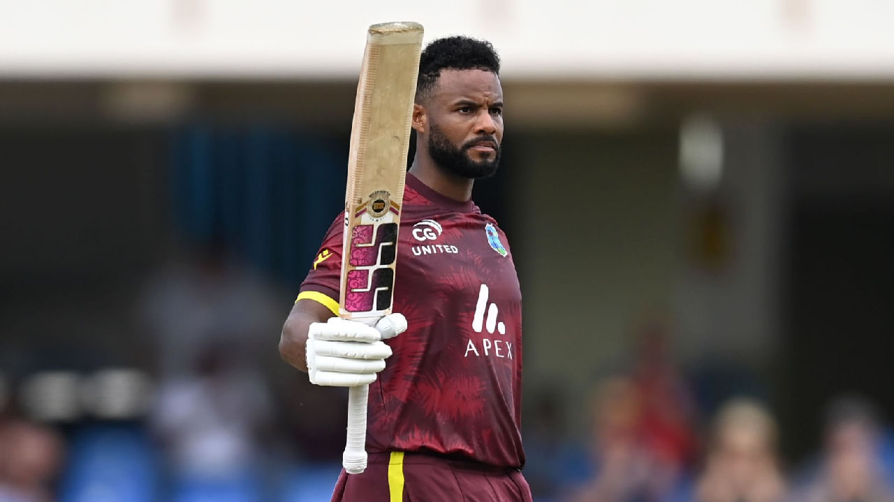 ಈ ಭರ್ಜರಿ ಸೆಂಚುರಿಯೊಂದಿಗೆ ಐಸಿಸಿಯ ಪೂರ್ಣ ಸದಸ್ಯತ್ವ ಹೊಂದಿರುವ ಎಲ್ಲಾ ರಾಷ್ಟ್ರಗಳ ವಿರುದ್ಧ ಶತಕ ಸಿಡಿಸಿದ ವಿಶ್ವದ ಮೊದಲ ಬ್ಯಾಟರ್ ಎನಿಸಿಕೊಂಡಿದ್ದಾರೆ. ಅಂದರೆ ಆಸ್ಟ್ರೇಲಿಯಾ, ಇಂಗ್ಲೆಂಡ್, ಸೌತ್ ಆಫ್ರಿಕಾ, ನ್ಯೂಝಿಲೆಂಡ್, ಭಾರತ, ಪಾಕಿಸ್ತಾನ್, ಶ್ರೀಲಂಕಾ, ಝಿಂಬಾಬ್ವೆ, ಬಾಂಗ್ಲಾದೇಶ್, ಐರ್ಲೆಂಡ್ ಮತ್ತು ಅಫ್ಘಾನಿಸ್ತಾನ್ ತಂಡಗಳ ವಿರುದ್ಧ ಸೆಂಚುರಿ ಸಿಡಿಸಿದ ವಿಶ್ವದ ಏಕೈಕ ಬ್ಯಾಟರ್ ಎಂಬ ವಿಶ್ವ ದಾಖಲೆಯನ್ನು ಶಾಯ್ ಹೋಪ್ ನಿರ್ಮಿಸಿದ್ದಾರೆ.