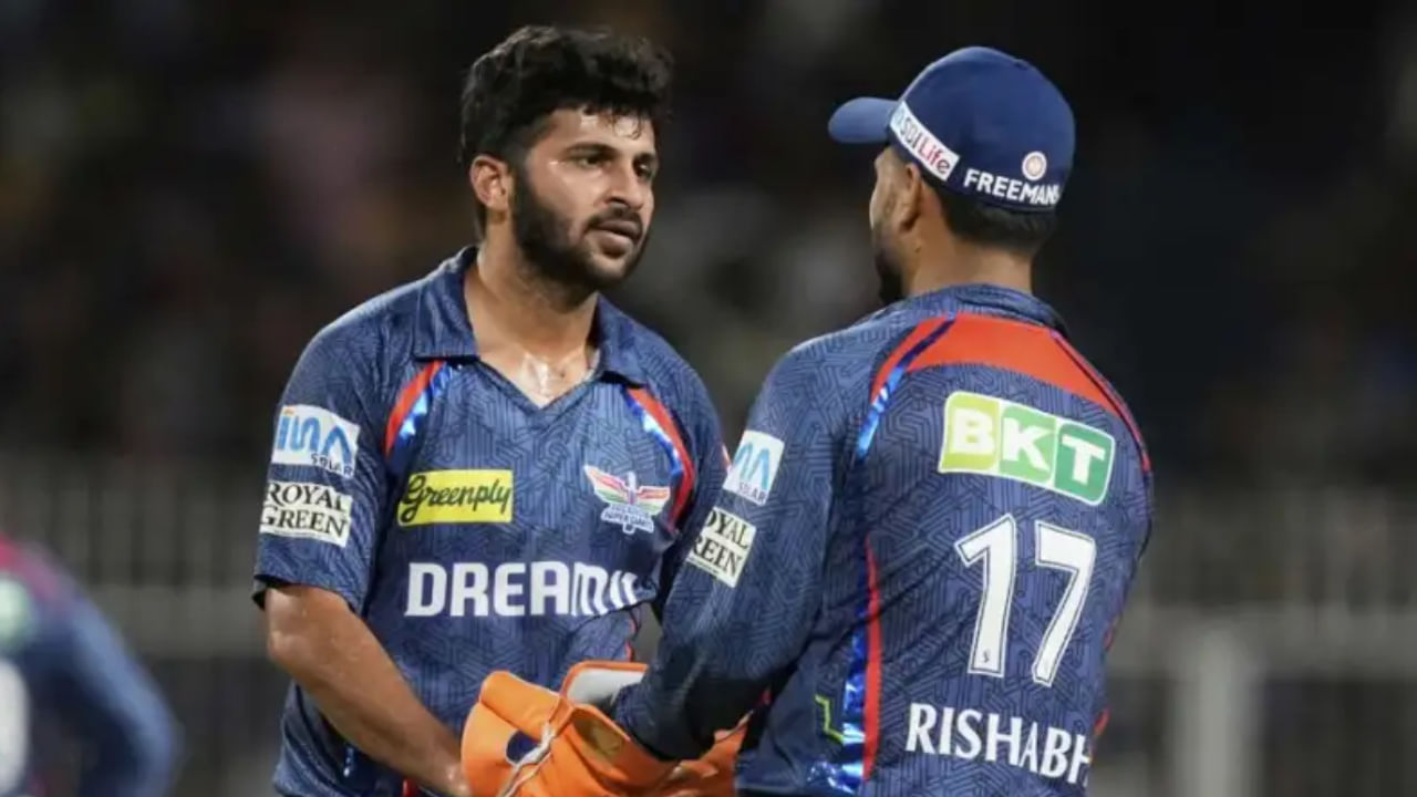 ಐಪಿಎಲ್ ಪತ್ರಿಕಾ ಪ್ರಕಟಣೆಯಲ್ಲಿ ಈ ಬಗ್ಗೆ ಮಾಹಿತಿ ನೀಡಿದ್ದು, ‘ಎರಡು ಫ್ರಾಂಚೈಸಿಗಳ ನಡುವಿನ ಒಪ್ಪಂದದ ಪ್ರಕಾರ, ಲಕ್ನೋ ಸೂಪರ್ ಜೈಂಟ್ಸ್ ಆಲ್‌ರೌಂಡರ್ ಶಾರ್ದೂಲ್ ಠಾಕೂರ್ ಮುಂಬೈ ಇಂಡಿಯನ್ಸ್ ಪರ ಆಡಲು ಸಜ್ಜಾಗಿದ್ದಾರೆ. ಶಾರ್ದೂಲ್ ಅವರನ್ನು 2 ಕೋಟಿ ಮೊತ್ತಕ್ಕೆ ಮುಂಬೈ ಇಂಡಿಯನ್ಸ್‌ಗೆ ವಿನಿಮಯ ಮಾಡಿಕೊಳ್ಳಲಾಗಿದೆ’ ಎಂದು ಹೇಳಿದೆ.