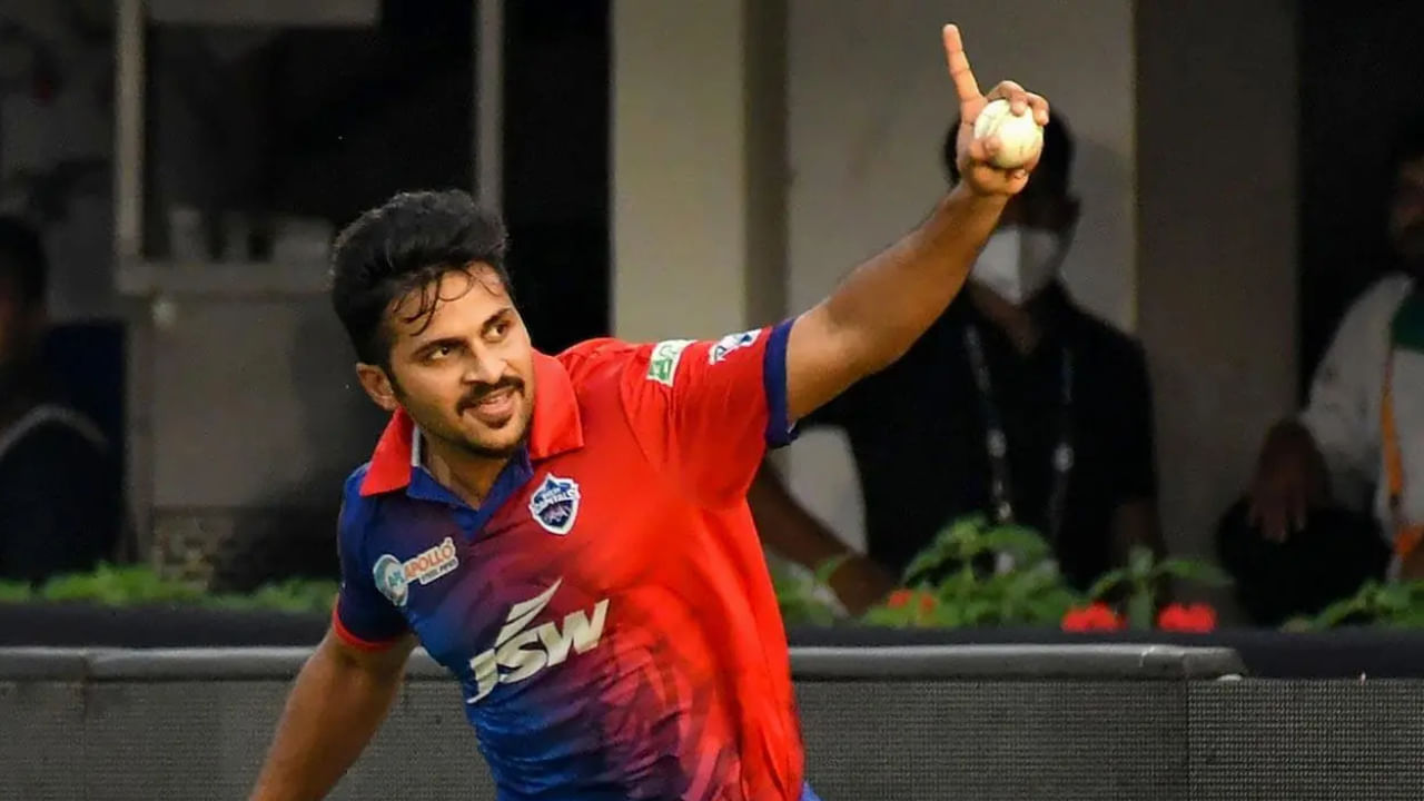 ಐಪಿಎಲ್ ಇತಿಹಾಸದಲ್ಲಿ ಶಾರ್ದೂಲ್ ಠಾಕೂರ್ ಅವರನ್ನು ಮೂರನೇ ಬಾರಿಗೆ ವಿನಿಮಯ ಮಾಡಿಕೊಳ್ಳಲಾಗಿದೆ ಎಂಬುದು ಗಮನಿಸಬೇಕಾದ ಸಂಗತಿ. ಇದಕ್ಕೂ ಮೊದಲು, 2017 ರಲ್ಲಿ, ರೈಸಿಂಗ್ ಪುಣೆ ಸೂಪರ್‌ಜೈಂಟ್ ಅವರನ್ನು ಕಿಂಗ್ಸ್ ಇಲೆವೆನ್ ಪಂಜಾಬ್ (ಈಗ ಪಂಜಾಬ್ ಕಿಂಗ್ಸ್) ನಿಂದ ಖರೀದಿಸಿತ್ತು. ನಂತರ, 2023 ರ ಸೀಸನ್‌ಗೆ ಮುಂಚಿತವಾಗಿ, ಕೋಲ್ಕತ್ತಾ ನೈಟ್ ರೈಡರ್ಸ್ ಅವರನ್ನು ಡೆಲ್ಲಿ ಕ್ಯಾಪಿಟಲ್ಸ್‌ನಿಂದ ಖರೀದಿಸಿತ್ತು. ಈ ಎರಡೂ ಒಪ್ಪಂದಗಳು ಸಂಪೂರ್ಣ ನಗದು ವ್ಯವಹಾರಗಳಾಗಿದ್ದವು. 