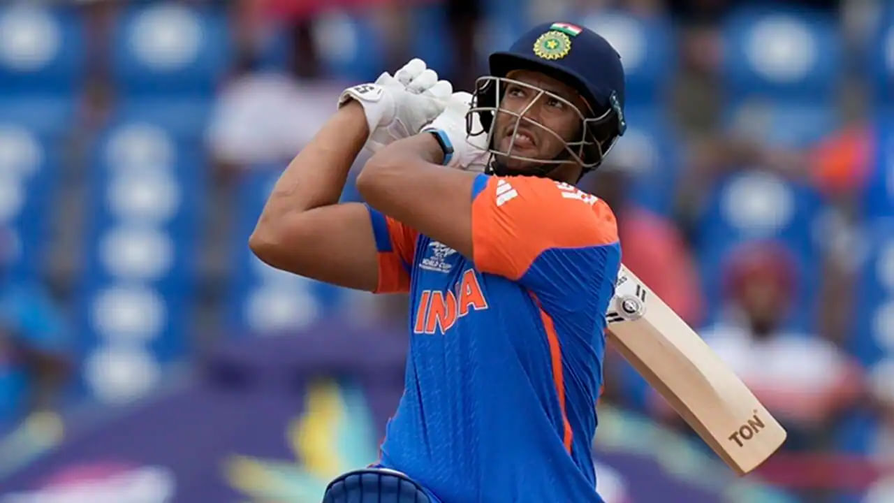 IND vs AUS: ಶಿವಂ ದುಬೆ ತೋಳ್ಬಲಕ್ಕೆ ಕ್ರೀಡಾಂಗಣದಿಂದ ಕಣ್ಮರೆಯಾದ ಚೆಂಡು; ವಿಡಿಯೋ