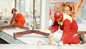 ಕೋಟಿ ರೂ ಸಂಬಳ ಅಂದ್ರೂ ಅಮೆರಿಕದಲ್ಲಿ ಸಿಗುತ್ತಿಲ್ಲ ಕೆಲಸಗಾರರು