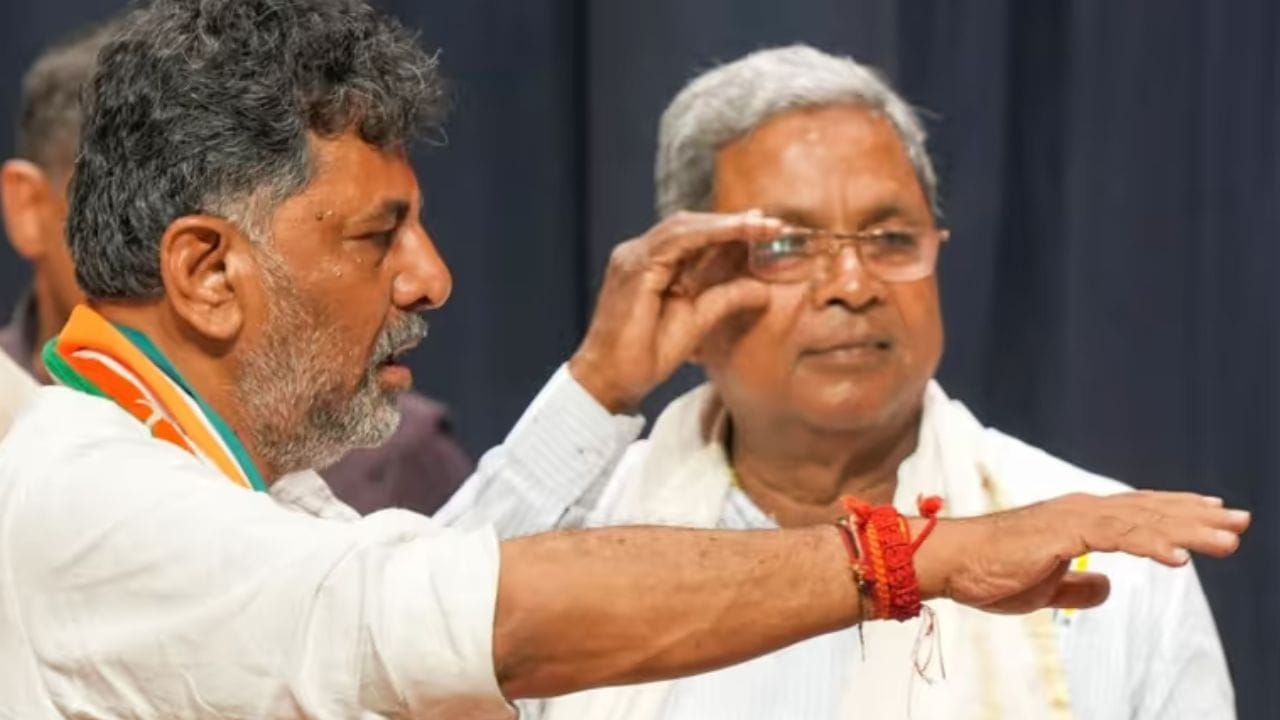 ಸಿದ್ದರಾಮಯ್ಯ-ಡಿಕೆಶಿ ನಡುವೆ ಸಿಎಂ ಕುರ್ಚಿ ಫೈಟ್​: ಸೋಶಿಯಲ್​ ಮೀಡಿಯಾದಲ್ಲಿ ಮೀಮ್ಸ್​ಗಳದ್ದೇ ಹವಾ!