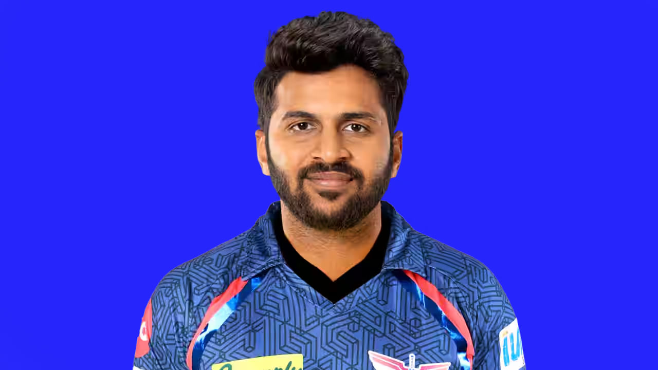 ಶಾದೂರ್ಲ್ ಠಾಕೂರ್: ಲಕ್ನೋ ಸೂಪರ್ ಜೈಂಟ್ಸ್ ತಂಡದಲ್ಲಿದ್ದ ಆಲ್​​ರೌಂಡರ್ ಶಾರ್ದೂಲ್ ಠಾಕೂರ್ ಅವರನ್ನು ಮುಂಬೈ ಇಂಡಿಯನ್ಸ್ ಫ್ರಾಂಚೈಸಿ ಖರೀದಿಸಿದೆ. ಎಲ್​ಎಸ್​ಜಿ ಫ್ರಾಂಚೈಸಿಗೆ 2 ಕೋಟಿ ರೂ. ನೀಡುವ ಮೂಲಕ ಮುಂಬೈ ಇಂಡಿಯನ್ಸ್ ಶಾರ್ದೂಲ್ ಠಾಕೂರ್ ಅವರನ್ನು ತನ್ನ ತೆಕ್ಕೆಗೆ ತೆಗೆದುಕೊಂಡಿದ್ದಾರೆ.