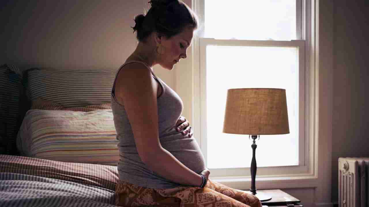 ಪ್ರೆಗ್ನೆನ್ಸಿಯಲ್ಲಿ ಕಾಡುವ ಒತ್ತಡ ಕಡಿಮೆ ಮಾಡಲು ಆಯುರ್ವೇದದಲ್ಲಿ ತಿಳಿಸಿದ ಈ ವಿಷಯಗಳನ್ನು ಮನಸ್ಸಿನಲ್ಲಿಟ್ಟುಕೊಳ್ಳಿ