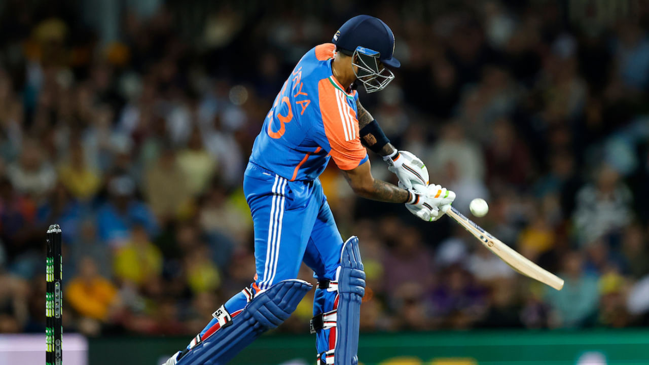 ಹಾಗೆಯೇ ಭಾರತ ಟಿ20ತಂಡದ ನಾಯಕ ಸೂರ್ಯಕುಮಾರ್ ಯಾದವ್ 31 ಇನ್ನಿಂಗ್ಸ್‌ಗಳಲ್ಲಿ 1,000 ರನ್‌ಗಳನ್ನು ಪೂರೈಸಿದ್ದು ನಾಲ್ಕನೇ ಸ್ಥಾನದಲ್ಲಿದ್ದಾರೆ. ಮಾಜಿ ನಾಯಕ ರೋಹಿತ್ ಶರ್ಮಾ 40 ಇನ್ನಿಂಗ್ಸ್‌ಗಳಲ್ಲಿ 1,000 ರನ್‌ಗಳನ್ನು ಪೂರೈಸಿದ್ದರು.