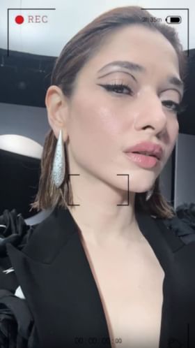 ಫ್ಯಾಷನ್ ಶೋನಲ್ಲಿ ಮಿಂಚು ಹರಿಸಿದ ನಟಿ ತಮನ್ನಾ ಭಾಟಿಯಾ: ವಿಡಿಯೋ ನೋಡಿ