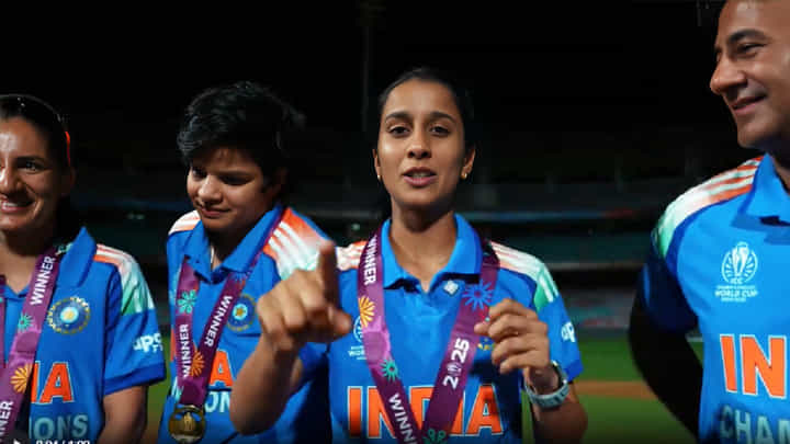 ವಿಶ್ವಕಪ್ ಗೆದ್ದ ಬಳಿಕ ಟೀಮ್ ಇಂಡಿಯಾದ ವಿಜಯಗೀತೆ ಹೇಗಿತ್ತು ನೋಡಿ..! ವಿಶ್ವಕಪ್ ಗೆದ್ದ ಬಳಿಕ ಟೀಮ್ ಇಂಡಿಯಾದ ವಿಜಯಗೀತೆ ಹೇಗಿತ್ತು ನೋಡಿ..!