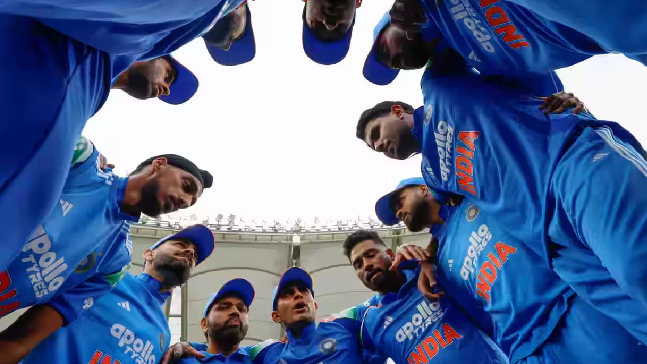 ಭಾರತ ಮತ್ತು ಸೌತ್ ಆಫ್ರಿಕಾ (India vs South Africa) ನಡುವಣ ಸರಣಿಯು ನವೆಂಬರ್ 14 ರಿಂದ ಶುರುವಾಗಲಿದೆ. ಈ ಸರಣಿಯಲ್ಲಿ ಮೊದಲಿಗೆ 2 ಪಂದ್ಯಗಳ ಟೆಸ್ಟ್​ ಸರಣಿಯನ್ನು ಆಡಲಾಗುತ್ತಿದ್ದು, ಇದಾದ ಬಳಿಕ ಉಭಯ ತಂಡಗಳ ನಡುವೆ ಮೂರು ಮ್ಯಾಚ್​​​ಗಳ ಏಕದಿನ ಸರಣಿ ಜರುಗಲಿದೆ.