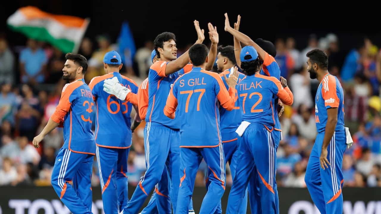 IND vs AUS: ಆಸೀಸ್ ವಿರುದ್ಧ 4ನೇ ಟಿ20 ಗೆದ್ದು ಸರಣಿಯಲ್ಲಿ ಮುನ್ನಡೆ ಸಾಧಿಸಿದ ಭಾರತ IND vs AUS: ಆಸೀಸ್ ವಿರುದ್ಧ 4ನೇ ಟಿ20 ಗೆದ್ದು ಸರಣಿಯಲ್ಲಿ ಮುನ್ನಡೆ ಸಾಧಿಸಿದ ಭಾರತ