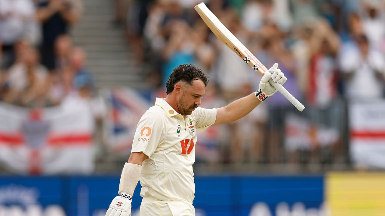 ಅಷ್ಟೇ ಅಲ್ಲದೆ ಆ್ಯಶಸ್ ಇತಿಹಾಸದಲ್ಲೇ ಅತೀ ಕಡಿಮೆ ಎಸೆತಗಳಲ್ಲಿ ಶತಕ ಸಿಡಿಸಿದ 2ನೇ ಬ್ಯಾಟರ್ ಎಂಬ ಹೆಗ್ಗಳಿಕೆಯನ್ನು ಕೂಡ ತಮ್ಮದಾಗಿಸಿಕೊಂಡಿದ್ದಾರೆ. ಈ ಪಟ್ಟಿಯಲ್ಲಿ ಆ್ಯಡಂ ಗಿಲ್ಕ್ರಿಸ್ಟ್ (57) ಅಗ್ರಸ್ಥಾನದಲ್ಲಿದ್ದು, ಇದೀಗ 69 ಎಸೆತಗಳ ಸೆಂಚುರಿಯೊಂದಿಗೆ ಟ್ರಾವಿಸ್ ಹೆಡ್ ಆ್ಯಶಸ್ನ ಸ್ಫೋಟಕ ಸೆಂಚುರಿ ಸರದಾರರ ಪಟ್ಟಿಯಲ್ಲಿ ದ್ವಿತೀಯ ಸ್ಥಾನವನ್ನು ಅಲಂಕರಿಸಿದ್ದಾರೆ.