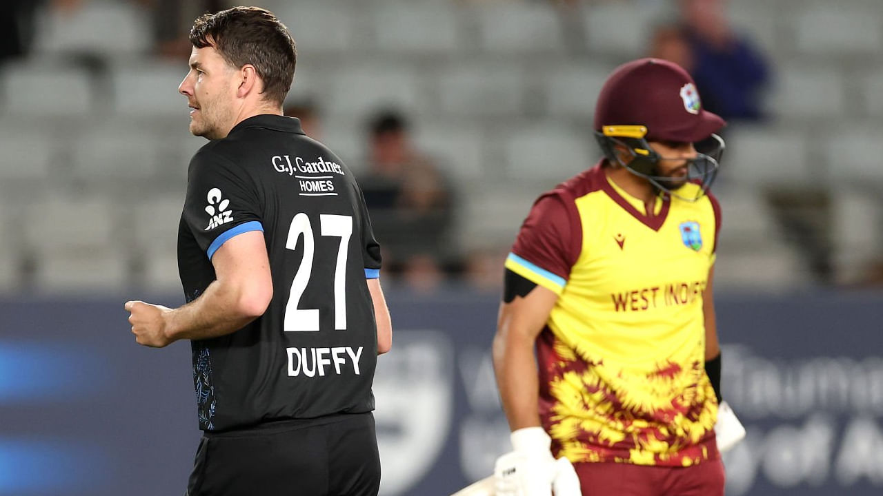 ಈ ಮ್ಯಾಚ್​​ನಲ್ಲಿ ಮೊದಲು ಬ್ಯಾಟ್ ಮಾಡಿದ ನ್ಯೂಝಿಲೆಂಡ್ ತಂಡವು 20 ಓವರ್​​​ಗಳಲ್ಲಿ 5 ವಿಕೆಟ್ ಕಳೆದುಕೊಂಡು 207 ರನ್​​ ಕಲೆಹಾಕಿತು. ಈ ಕಠಿಣ ಗುರಿ ಬೆನ್ನತ್ತಿದ ವೆಸ್ಟ್ ಇಂಡೀಸ್ ತಂಡವು ನಿರೀಕ್ಷಿತ ಆರಂಭ ಪಡೆದಿರಲಿಲ್ಲ. ಅಲ್ಲದೆ ಕೇವಲ 86 ರನ್​​​ಗಳಿಗೆ 5 ವಿಕೆಟ್ ಕಳೆದುಕೊಂಡು ಸಂಕಷ್ಟಕ್ಕೆ ಸಿಲುಕಿತ್ತು.