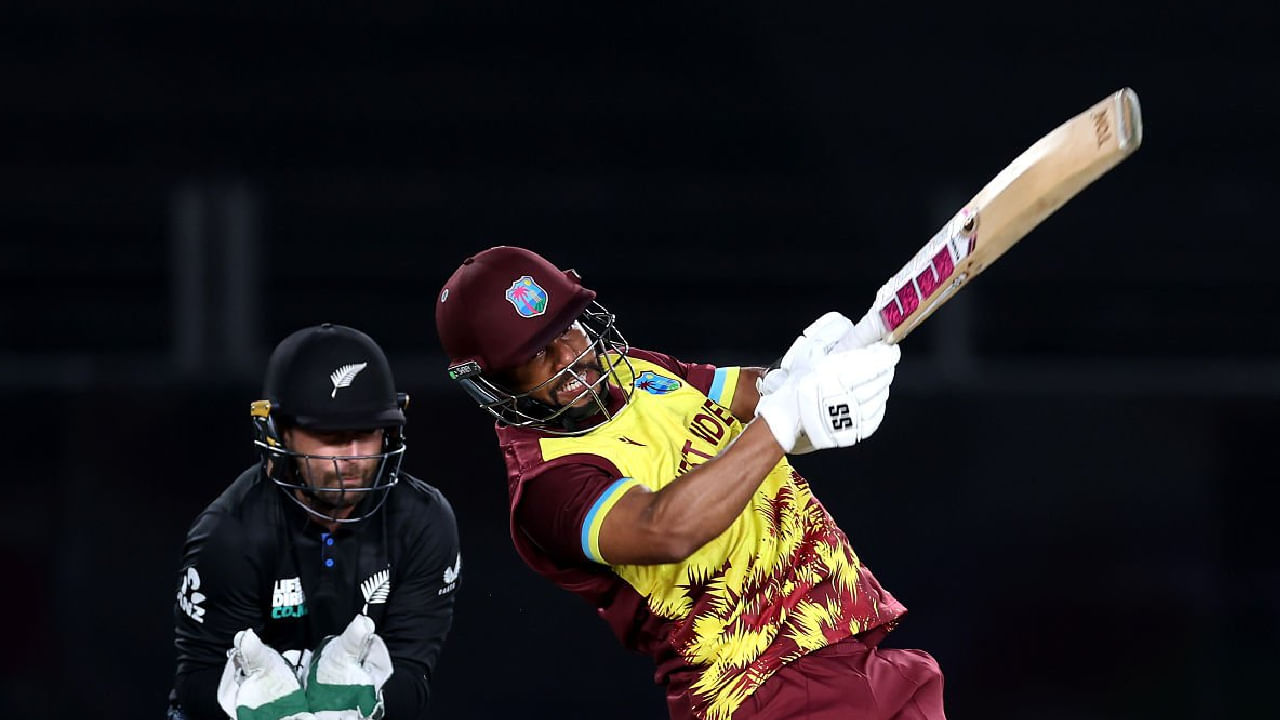 ಇದಾದ ಬಳಿಕ ಶುರುವಾಗಿದ್ದೇ ಸಿಡಿಲಬ್ಬರ. ರೋವ್​​ಮನ್ ಪೊವೆಲ್ ಹಾಗೂ ರೊಮಾರಿಯೊ ಶೆಫರ್ಡ್ ಸಿಕ್ಸರ್​​ಗಳ ಸುರಿಮಳೆಗೈದರು. 16ನೇ ಓವರ್​​ನಲ್ಲಿ 24 ರನ್​ ಚಚ್ಚಿದ ಈ ಜೋಡಿಯು 17ನೇ ಓವರ್​​ನಲ್ಲಿ 15 ರನ್​ ಕಲೆಹಾಕಿತು. ಈ ಹಂತದಲ್ಲಿ 34 ರನ್ ಬಾರಿಸಿದ ರೊಮಾರಿಯೊ ಶೆಫರ್ಡ್ ಔಟಾದರು.