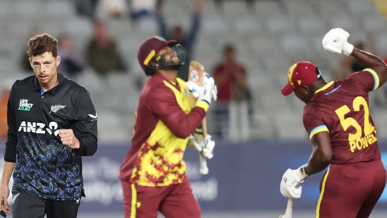 ಅಂದರೆ 15 ಓವರ್​​ಗಳಲ್ಲಿ 117 ರನ್​ ಕಲೆಹಾಕಿದ್ದ ವೆಸ್ಟ್ ಇಂಡೀಸ್ ಕೊನೆಯ 5 ಓವರ್​ಗಳಿಸಿದ್ದು ಬರೋಬ್ಬರಿ 87 ರನ್​​ಗಳು. ಈ ಮೂಲಕ ಟಿ20 ಅಂತಾರಾಷ್ಟ್ರೀಯ ಕ್ರಿಕೆಟ್​ನಲ್ಲಿ ಕೊನೆಯ 5 ಓವರ್​​​ಗಳಲ್ಲಿ ಅತ್ಯಧಿಕ ರನ್ ಕಲೆಹಾಕಿದ ತಂಡವೆಂಬ ವಿಶ್ವ ದಾಖಲೆಯನ್ನು ತಮ್ಮದಾಗಿಸಿಕೊಂಡರು.