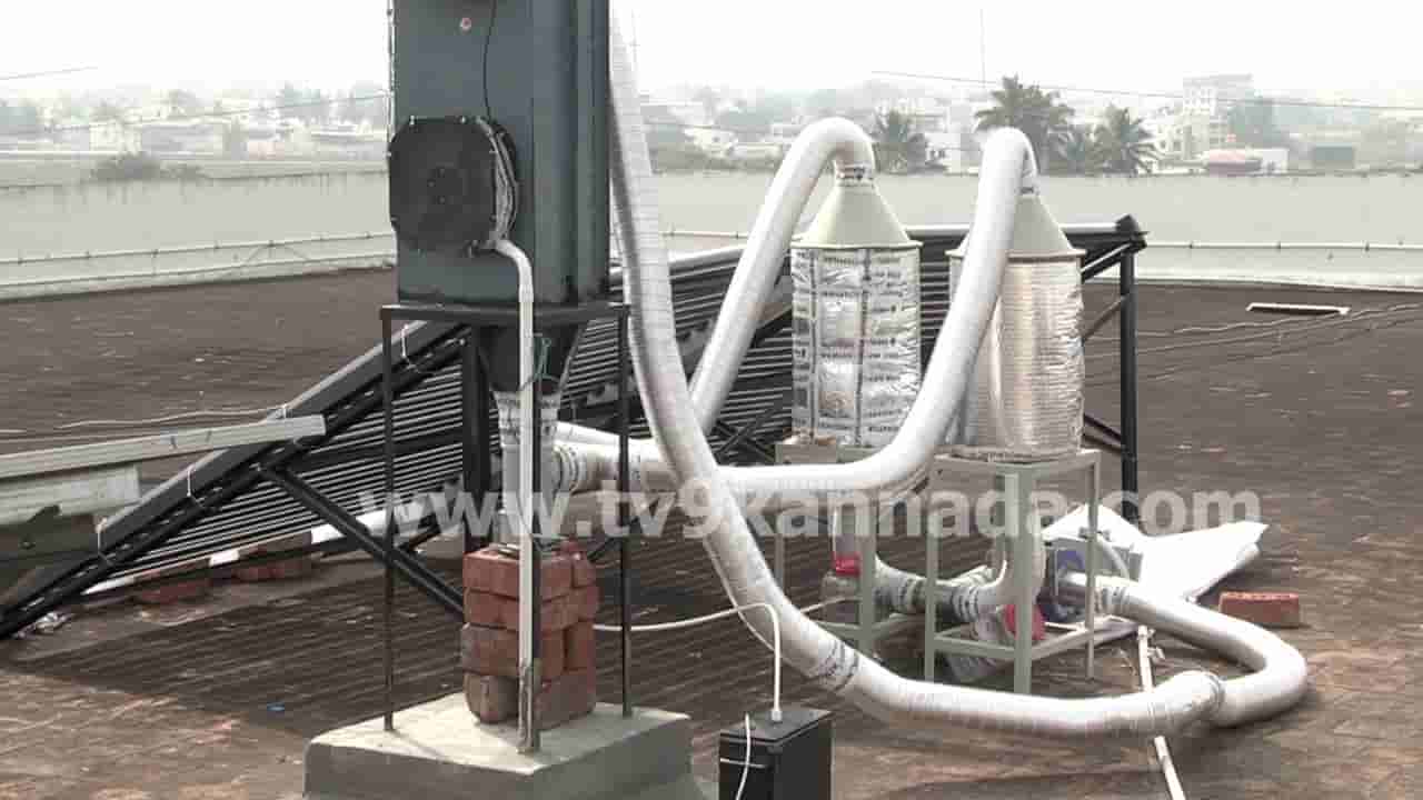 ಬೀಸುವ ಗಾಳಿಯಿಂದಲೇ  ಬಾಟಲ್​ಗೆ ನೀರು ತುಂಬಿಕೊಳ್ಳಬಹುದು! ದಾವಣಗೆರೆಯ ಎಂಜಿನಿಯರಿಂಗ್ ವಿದ್ಯಾರ್ಥಿಗಳ ವಿಶಿಷ್ಟ ಸಂಶೋಧನೆ