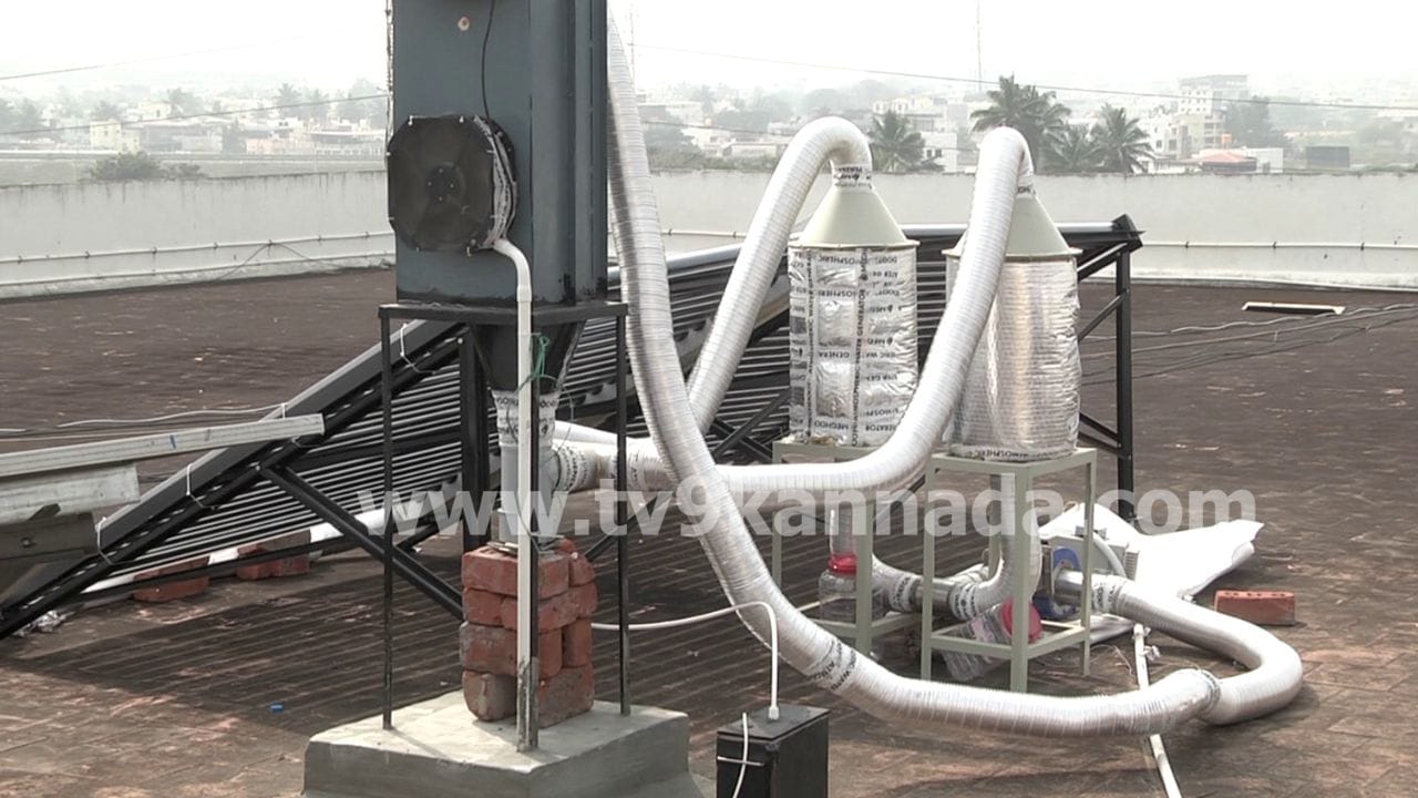 ಬೀಸುವ ಗಾಳಿಯಿಂದಲೇ  ಬಾಟಲ್​ಗೆ ನೀರು ತುಂಬಿಕೊಳ್ಳಬಹುದು! ದಾವಣಗೆರೆಯ ಎಂಜಿನಿಯರಿಂಗ್ ವಿದ್ಯಾರ್ಥಿಗಳ ವಿಶಿಷ್ಟ ಸಂಶೋಧನೆ