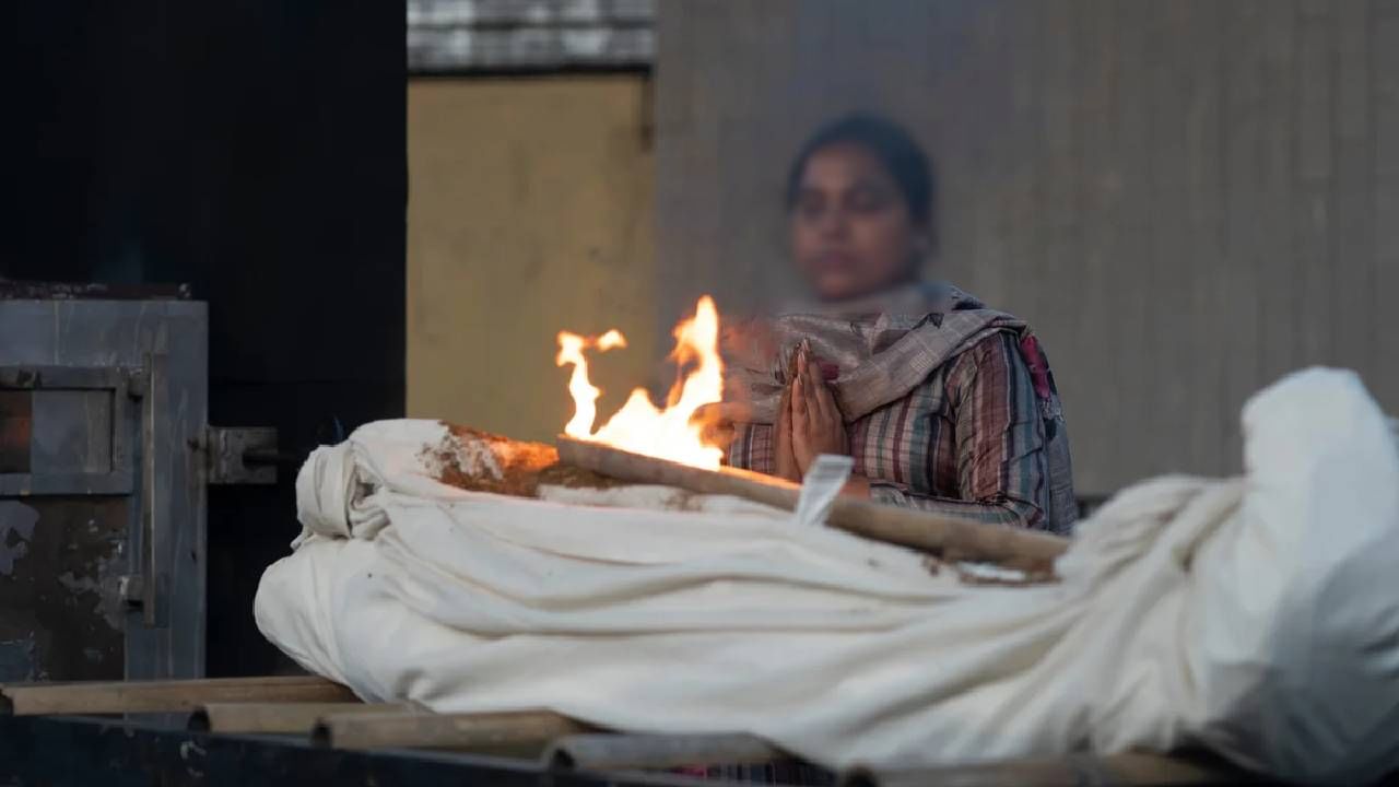 Daily Devotional: ಮಹಿಳೆಯರು ಶವ ಯಾತ್ರೆಯಲ್ಲಿ ಭಾಗವಹಿಸಬಹುದೇ? ವೈಜ್ಞಾನಿಕ ದೃಷ್ಟಿಕೋನ ಇಲ್ಲಿದೆ