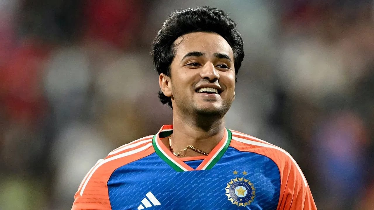 ಇನ್ನು ಈ ವರ್ಷ ಭಾರತದಲ್ಲಿ ಹೆಚ್ಚು ಹುಡುಕಲ್ಪಟ್ಟ ಆಟಗಾರ 14 ವರ್ಷದ ವೈಭವ್ ಸೂರ್ಯವಂಶಿ. ಭರ್ಜರಿ ಬ್ಯಾಟಿಂಗ್​ನೊಂದಿಗೆ ಅಬ್ಬರಿಸುತ್ತಿರುವ ವೈಭವ್ ಬಗ್ಗೆ ಭಾರತೀಯರು ಗೂಗಲ್​ನಲ್ಲಿ ಹೆಚ್ಚು ಹುಡುಕಾಡಿದ್ದಾರೆ. ಅಂದರೆ ಭಾರತ ಮತ್ತು ಪಾಕಿಸ್ತಾನದಲ್ಲಿ ಟೀಮ್ ಇಂಡಿಯಾದ ಇಬ್ಬರು ಎಡಗೈ ದಾಂಡಿಗರ ಬಗ್ಗೆ ಗೂಗಲ್​ನಲ್ಲಿ ಹೆಚ್ಚು ಹುಡುಕಾಟ ನಡೆಸಿರುವುದು ವಿಶೇಷ.