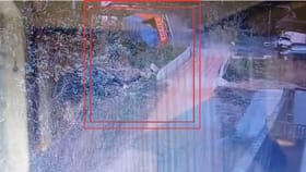 ಕಾರಿಗೆ ಗುದ್ದಿದ ಬಳಿಕ ಹಾರಿ ಪಾದಚಾರಿಮೇಲೆ ಪಲ್ಟಿಯಾದ ಕ್ಯಾಂಟರ್​​!