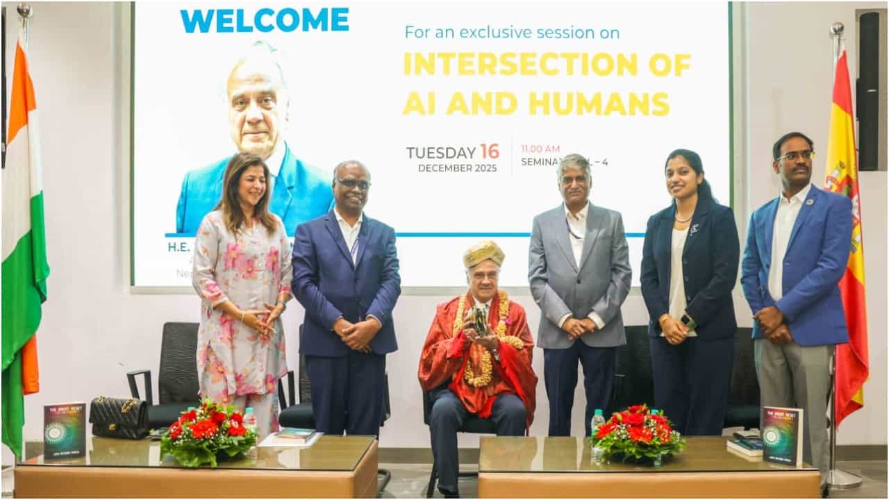 ಕೃತಕ ಬುದ್ಧಿಮತ್ತೆ ಮತ್ತು ಮಾನವೀಯತೆ: ಬೆಂಗಳೂರಿನ ಪ್ರೆಸಿಡೆನ್ಸಿ ವಿವಿಯಲ್ಲಿ ಸ್ಪ್ಯಾನಿಷ್ ರಾಯಭಾರಿಯಿಂದ ಪುಸ್ತಕ ಬಿಡುಗಡೆ