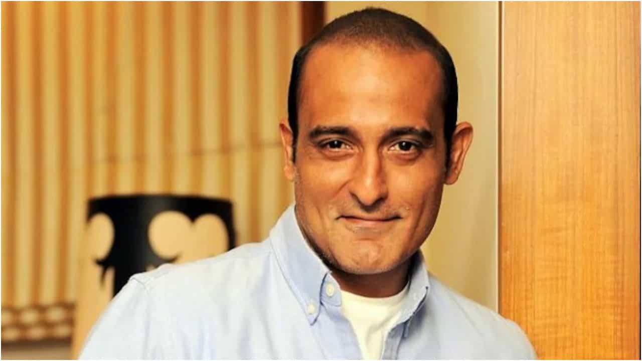 ವಿವಾದಗಳ ಮಧ್ಯೆ ಅಕ್ಷಯ್ ಖನ್ನಾ ಪರ ಬ್ಯಾಟ್ ಬೀಸಿದ ಬಾಲಿವುಡ್ ಹೀರೋ