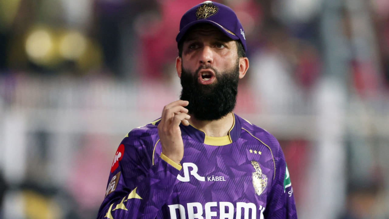 2026 ರ ಐಪಿಎಲ್ ಆರಂಭಕ್ಕೂ ಮುನ್ನ ಕೋಲ್ಕತ್ತಾ ನೈಟ್ ರೈಡರ್ಸ್ ತಂಡಕ್ಕೆ ಬ್ಯಾಕ್ ಟು ಬ್ಯಾಕ್ ಆಘಾತಗಳು ಎದುರಾಗುತ್ತಿವೆ. ಕೆಲವೇ ದಿನಗಳ ಹಿಂದೆ ತಂಡದ ಸ್ಫೋಟಕ ಆಲ್‌ರೌಂಡರ್ ಆಂಡ್ರೆ ರಸೆಲ್ ಐಪಿಎಲ್​ಗೆ ವಿದಾಯ ಹೇಳಿದ್ದರು. ಇದೀಗ ಇಂಗ್ಲೆಂಡ್​ ತಂಡದ ಮೊಹಿಲ್ ಅಲಿ ಕೂಡ ಐಪಿಎಲ್ 2026 ರಲ್ಲಿ ಆಡದಿರಲು ನಿರ್ಧರಿಸಿದ್ದಾರೆ.