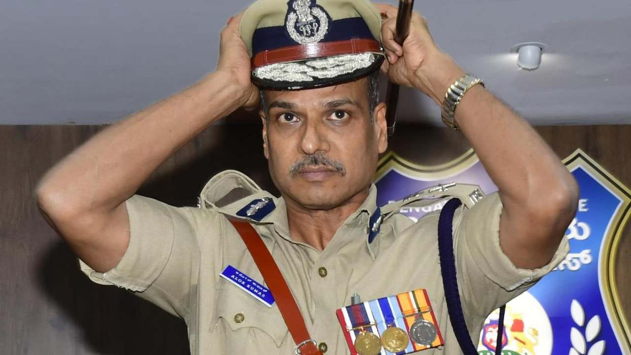 ಕೊನೆಗೂ ಅಲೋಕ್ ಕುಮಾರ್ಗೆ ಸಿಕ್ತು ಮುಂಬಡ್ತಿ: ಸರ್ಕಾರದ ವಿರುದ್ಧ ತೊಡೆತಟ್ಟಿ ಗೆದ್ದ IPS ಕೊನೆಗೂ ಅಲೋಕ್ ಕುಮಾರ್ಗೆ ಸಿಕ್ತು ಮುಂಬಡ್ತಿ: ಸರ್ಕಾರದ ವಿರುದ್ಧ ತೊಡೆತಟ್ಟಿ ಗೆದ್ದ IPS