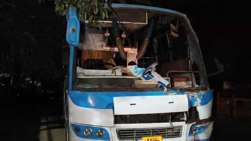 ಆನೇಕಲ್ ಬಳಿ ಬಸ್ಸನ್ನೇ ಕದಿಯಲು ಹೋದ ಕುಡುಕರು: ಮುಂದಾಗಿದ್ದು ಅನಾಹುತ