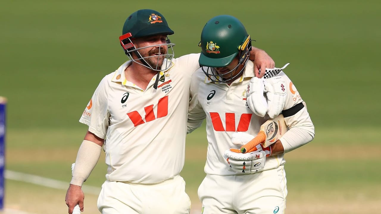 ಆಸ್ಟ್ರೇಲಿಯಾದಲ್ಲಿ ಆಸೀಸ್ ಪಡೆಯನ್ನು ಬಗ್ಗು ಬಡಿಯುವಲ್ಲಿ ಕೊನೆಗೂ ಇಂಗ್ಲೆಂಡ್ ತಂಡ ಯಶಸ್ವಿಯಾಗಿದೆ. ಅದು ಕೂಡ ಕೇವಲ 479 ಎಸೆತಗಳಲ್ಲಿ ಕಟ್ಟಿ ಹಾಕುವ ಮೂಲಕ ಎಂಬುದು ವಿಶೇಷ. ಅಂದರೆ ಎರಡೂ ಇನಿಂಗ್ಸ್​​ಗಳ ಮೂಲ ಆಸ್ಟ್ರೇಲಿಯಾ ಬ್ಯಾಟರ್​​ಗಳು ಎದುರಿಸಿದ್ದು ಕೇವಲ 479 ಎಸೆತಗಳನ್ನು ಮಾತ್ರ.