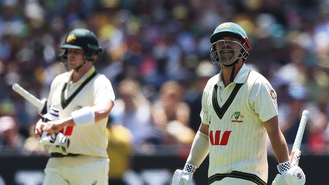 ವಿಶೇಷ ಎಂದರೆ ಇದು 97 ವರ್ಷಗಳಲ್ಲೇ ಆಸ್ಟ್ರೇಲಿಯಾ ತಂಡದ ಅತ್ಯಂತ ಕಳಪೆ ಪ್ರದರ್ಶನವಾಗಿದೆ. ಅಂದರೆ ಟೆಸ್ಟ್ ಪಂದ್ಯವೊಂದರಲ್ಲಿ ಆಸ್ಟ್ರೇಲಿಯಾ ತಂಡ 500 ಕ್ಕಿಂತ ಕಡಿಮೆ ಎಸೆತಗಳನ್ನು ಎದುರಿಸುತ್ತಿರುವುದು 5ನೇ ಬಾರಿ. ಇದಕ್ಕೂ ಮುನ್ನ 1928 ರಲ್ಲಿ ಇಂಗ್ಲೆಂಡ್ ವಿರುದ್ಧ 457 ಎಸೆತಗಳಲ್ಲಿ ಎರಡೂ ಇನಿಂಗ್ಸ್​​​ಗಳನ್ನೂ ಕೊನೆಗೊಳಿಸಿದ್ದರು.