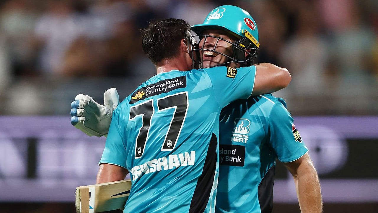 ಹಾಗೆಯೇ ಈ ಪಂದ್ಯದಲ್ಲಿ ಮ್ಯಾಟ್ ರೆನ್ಶಾ ಹಾಗೂ ಜ್ಯಾಕ್ ವೈಲ್ಡರ್ಮತ್ ನಡುವೆ 212 ರನ್ಗಳ ಜೊತೆಯಾಟ ಮೂಡಿಬಂದಿತ್ತು. ಇದು ಬಿಗ್ ಬ್ಯಾಷ್ ಲೀಗ್ ಟೂರ್ನಿಯ ಇತಿಹಾಸದಲ್ಲೇ ಮೂಡಿಬಂದ ಗರಿಷ್ಠ ರನ್ಗಳ ಜೊತೆಯಾಟ ಎಂಬುದು ವಿಶೇಷ.