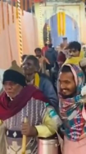 ತಂಗಿಯ ಮದುವೆಗೆ ಭಿಕ್ಷುಕರನ್ನು ಮುಖ್ಯ ಅತಿಥಿಗಳನ್ನಾಗಿ ಆಹ್ವಾನಿಸಿದ ಅಣ್ಣ