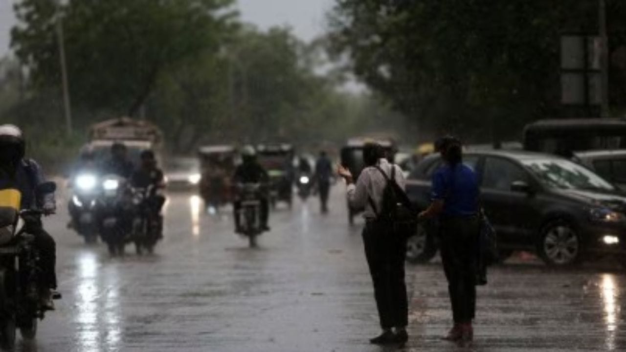 ಕರ್ನಾಟಕ ಹವಾಮಾನ ವರದಿ: ಬೆಂಗಳೂರು ಸೇರಿ ಹಲವೆಡೆ ಶೀತಗಾಳಿ ಹೆಚ್ಚಳ ಕರ್ನಾಟಕ ಹವಾಮಾನ ವರದಿ: ಬೆಂಗಳೂರು ಸೇರಿ ಹಲವೆಡೆ ಶೀತಗಾಳಿ ಹೆಚ್ಚಳ