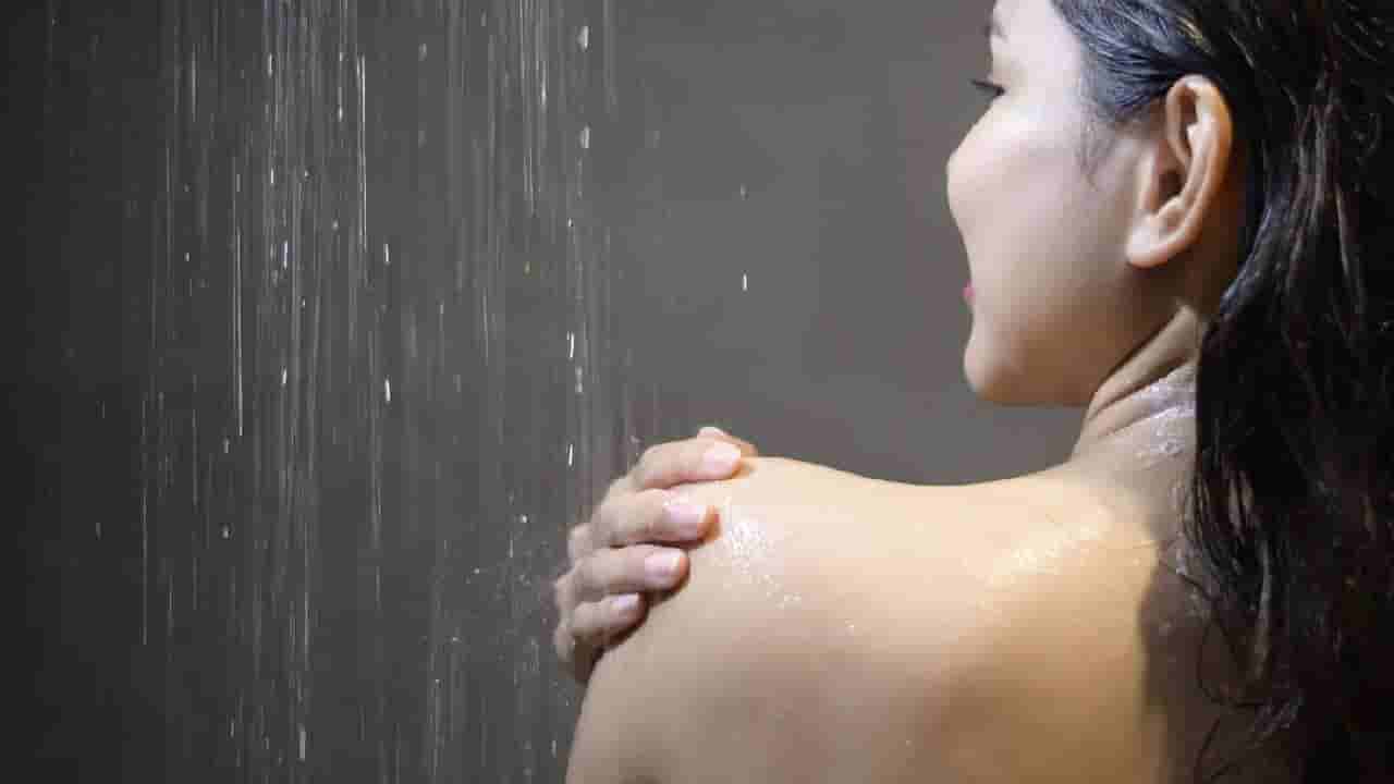 ಬೆಳಗ್ಗೆ, ರಾತ್ರಿ; ಸ್ನಾನ ಮಾಡಲು ಸೂಕ್ತ ಸಮಯ ಯಾವುದು ಗೊತ್ತಾ?