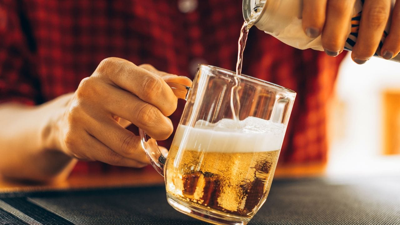 ಮದ್ಯಪ್ರಿಯರೇ... ಬಿಯರ್ ಕುಡಿಯೋಕೆ ಈ ಟೈಮ್ ದಿ ಬೆಸ್ಟ್ ಅಂತೆ! ಮದ್ಯಪ್ರಿಯರೇ... ಬಿಯರ್ ಕುಡಿಯೋಕೆ ಈ ಟೈಮ್ ದಿ ಬೆಸ್ಟ್ ಅಂತೆ!