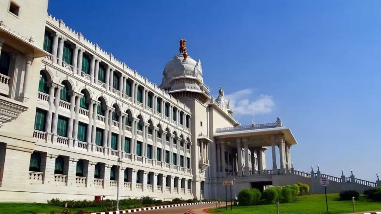 ಬೆಳಗಾವಿ ಚಳಿಗಾಲದ ಅಧಿವೇಶನಕ್ಕೆ ಸಿದ್ಧತೆ ಪೂರ್ಣ: ಏಳುಸುತ್ತಿನ ಕೋಟೆಯಾದ ಕುಂದಾನಗರಿ ಬೆಳಗಾವಿ ಚಳಿಗಾಲದ ಅಧಿವೇಶನಕ್ಕೆ ಸಿದ್ಧತೆ ಪೂರ್ಣ: ಏಳುಸುತ್ತಿನ ಕೋಟೆಯಾದ ಕುಂದಾನಗರಿ