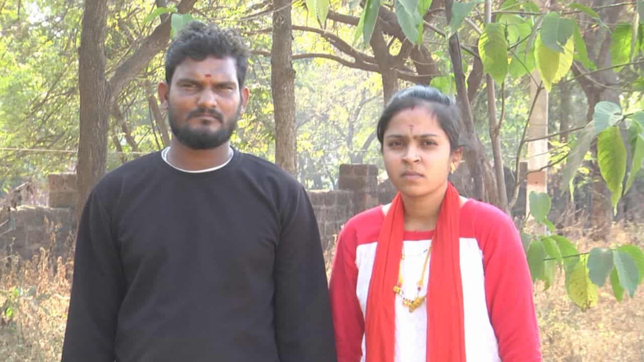 ಪ್ರೀತಿಸಿ ಮದುವೆಯಾದ ಜೋಡಿಗೆ ಮನೆಯವರ ಬೆದರಿಕೆ: ಎಸ್ಪಿ ಕಚೇರಿಗೆ ಓಡೋಡಿ ಬಂದ ನವ ವಿವಾಹಿತರು ಪ್ರೀತಿಸಿ ಮದುವೆಯಾದ ಜೋಡಿಗೆ ಮನೆಯವರ ಬೆದರಿಕೆ: ಎಸ್ಪಿ ಕಚೇರಿಗೆ ಓಡೋಡಿ ಬಂದ ನವ ವಿವಾಹಿತರು